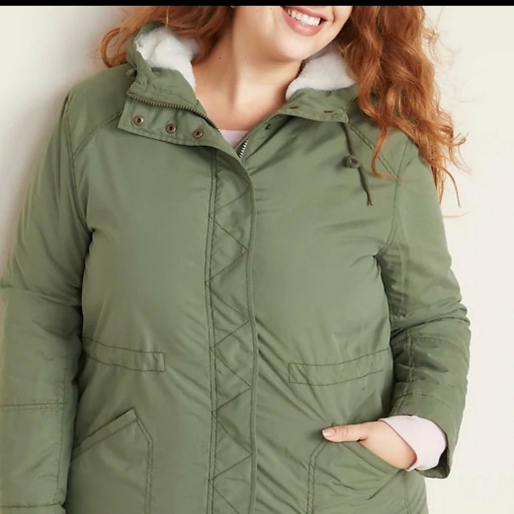 NWT Old Navy Olive Green Parka w/ Faux Fur lining